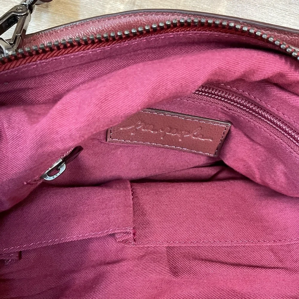 New Women’s Free People Crossbody Bag!🔥🔥🔥 - Picture 7 of 8